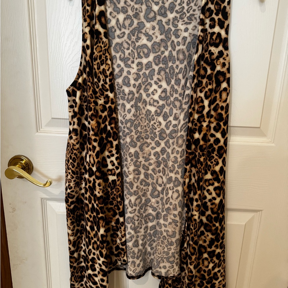 Acting ProLeopard Print Vest